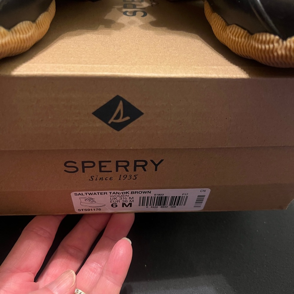 Sperry Leather Saltwater Duck Tan/Dark Brown Women’s 6M Boots, good condition - Picture 5 of 9